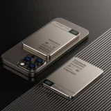 Batería portátil magnética 10000mAh con carga inalámbrica MagSafe 15W adherida a un iPhone - 3